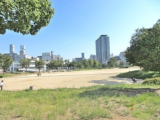 【ロイヤルハイツ梅田IIの公園】