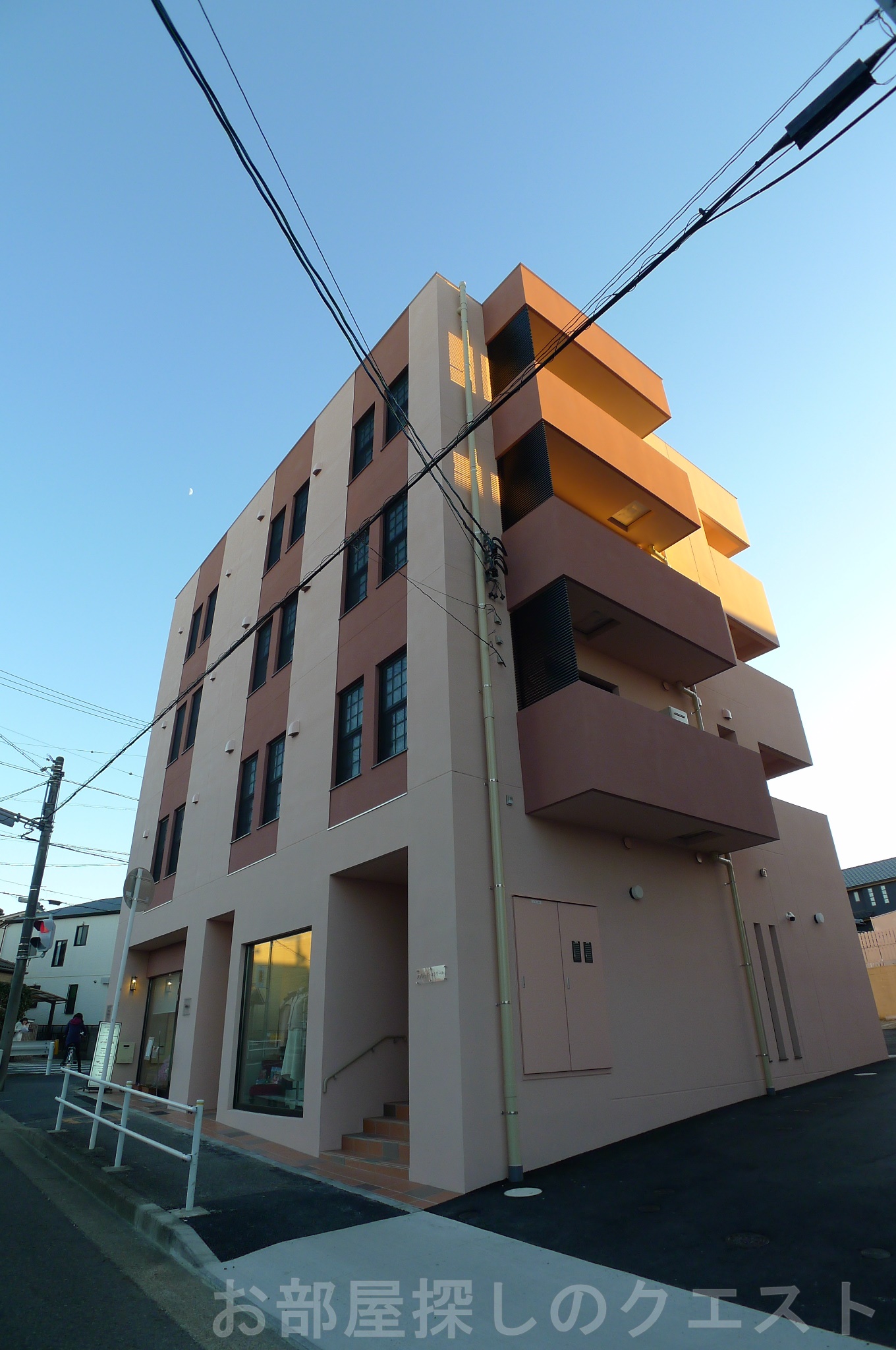 名古屋市昭和区前山町のマンションの建物外観