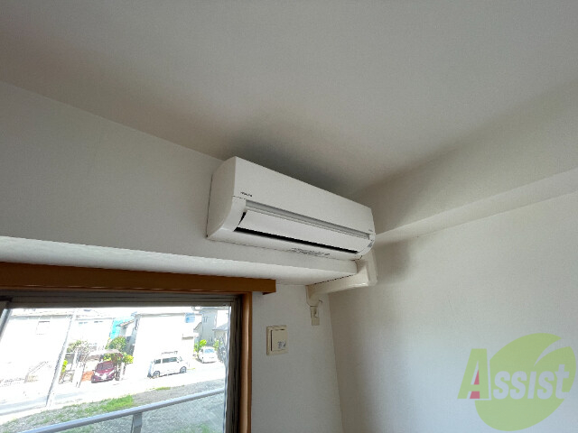 その他設備　リビングにはエアコンがちゃんとついてます