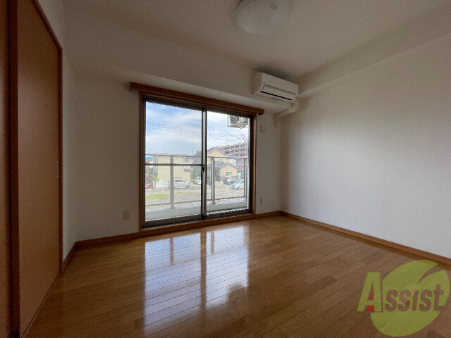 居室・リビング　リビングは陽当りが良く生活が楽しくなりそうです。