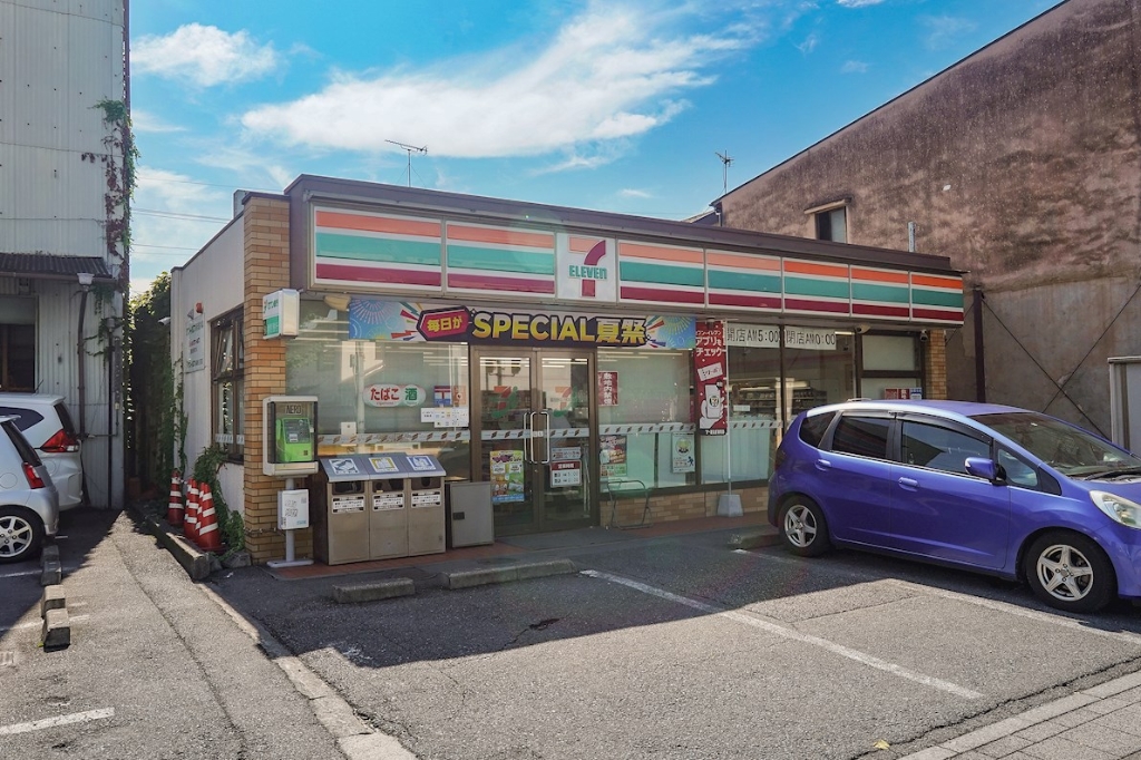 コンビニ　セブンイレブン 高崎住吉町店（コンビニ）まで208m