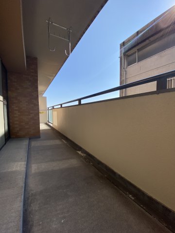 バルコニー　現況が相違する場合は現況を優先致します。