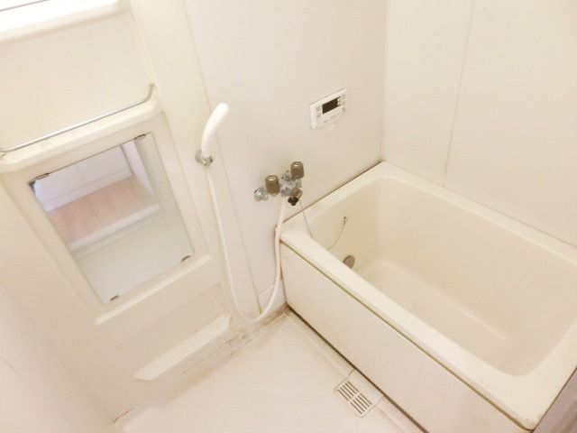 バス・シャワールーム　経済的な追焚付き