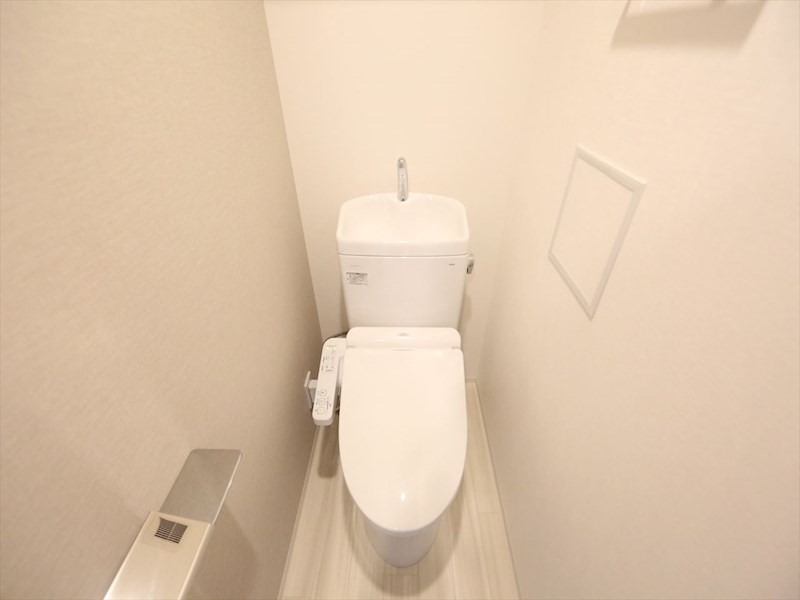 トイレ　温水洗浄暖房便座付トイレ