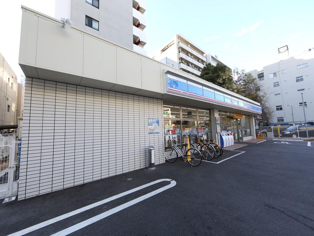 コンビニ　ローソン 中区瓦町店 (コンビニ)（コンビニ）まで200m