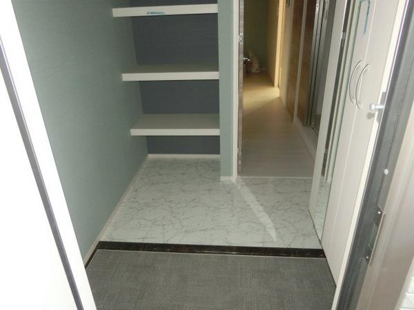 玄関　シューズボックスあり！