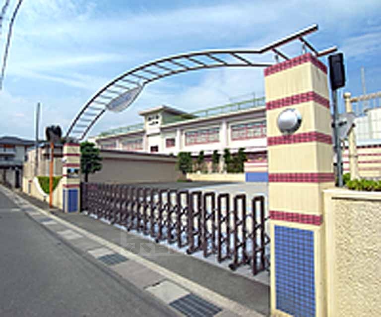 幼稚園・保育園　めぐみ幼稚園（幼稚園・保育園）まで600m