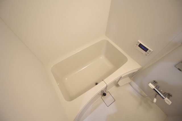 バス・シャワールーム　浴室乾燥機、追い焚き給湯付き