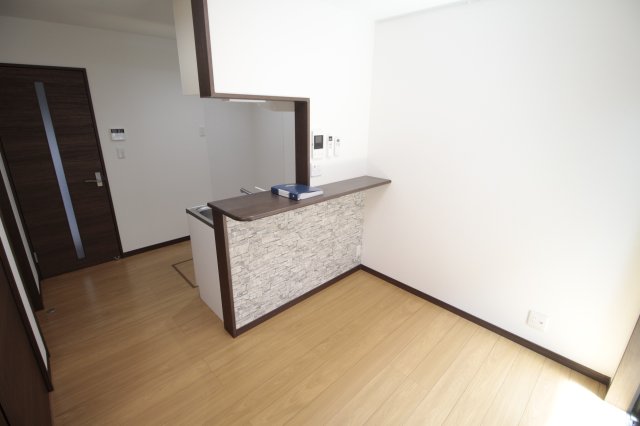 居室・リビング　7帖のＤＫです♪