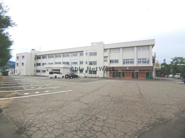 小学校　長岡市立上組小学校（小学校）まで1800m