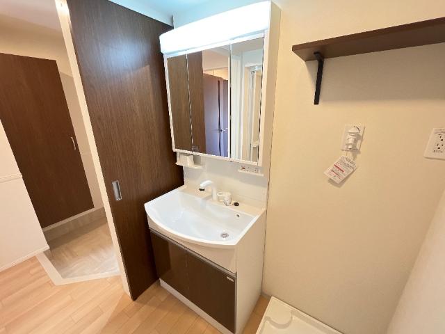 洗面設備　洗髪洗面化粧台