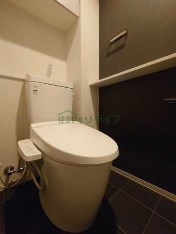 トイレ　別階層の参考写真になります。