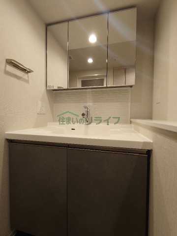 洗面設備　別階層の参考写真になります。