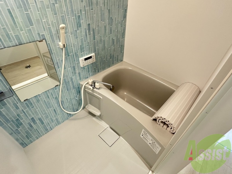 バス・シャワールーム　追い焚き機能付のお風呂なのでお湯張は簡単です。