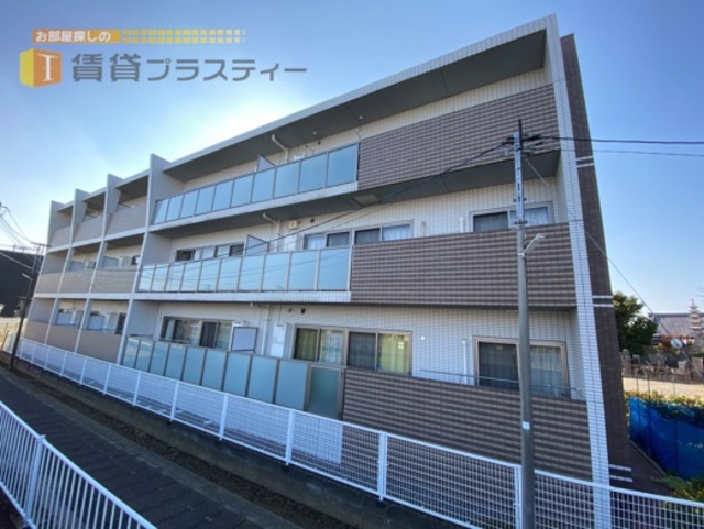 建物外観　洗練されたデザインのＲＣ構造オートロックマンションです。