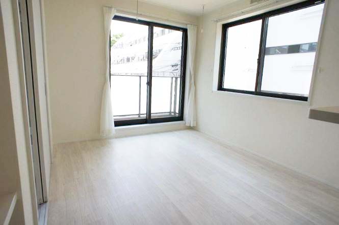 居室・リビング　★角部屋、二面採光、風通しも良好★