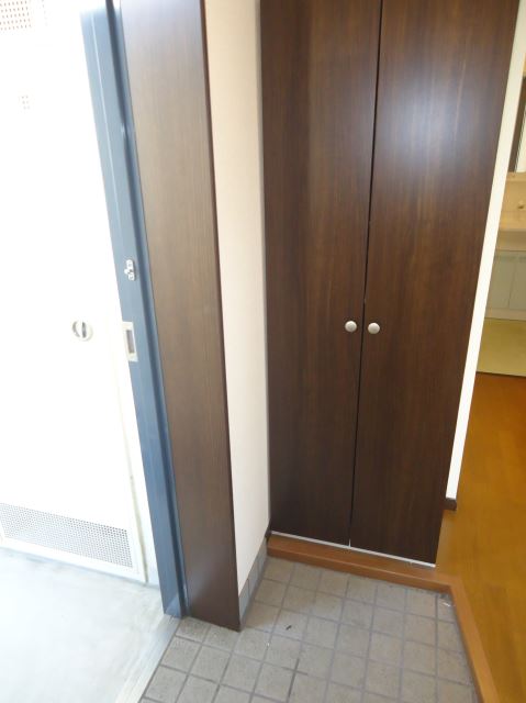 玄関　下駄箱
