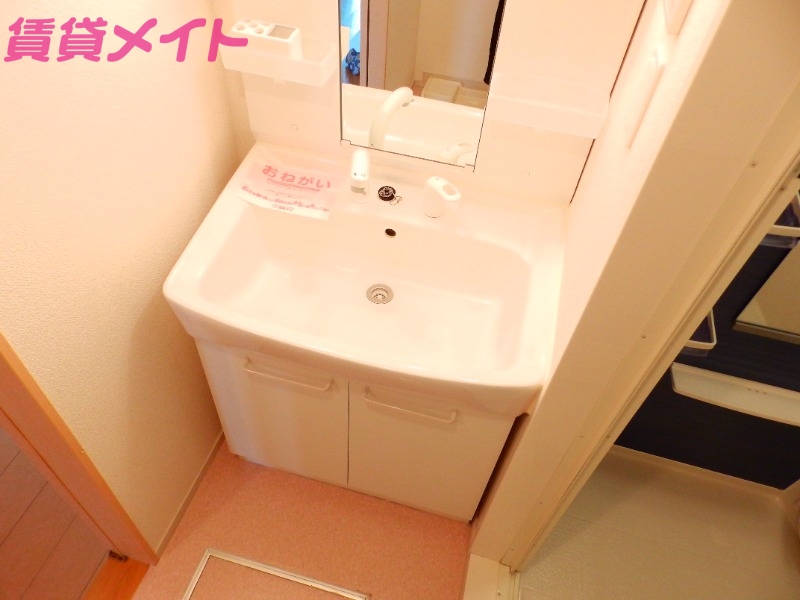 洗面設備　同型部屋写真です。
