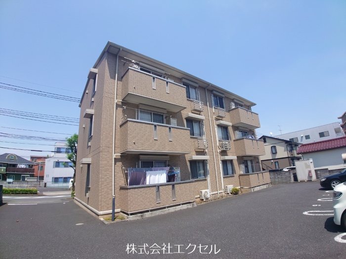 建物外観　安心のオートロック付きです。