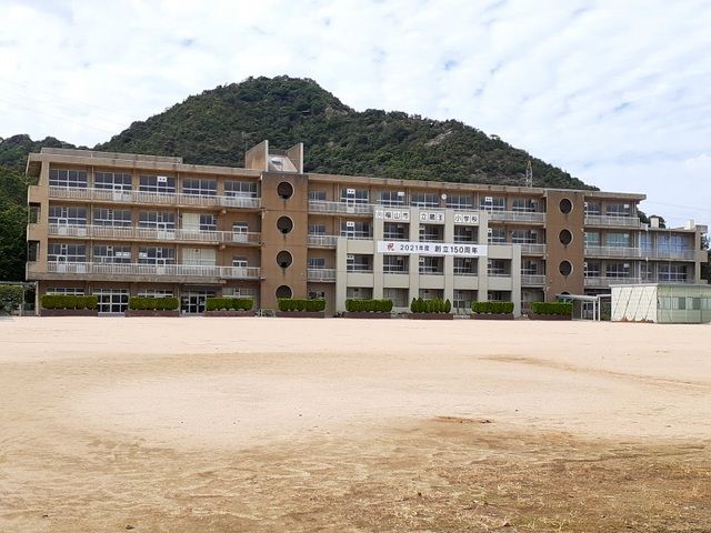 小学校　蔵王小学校（小学校）まで1300m