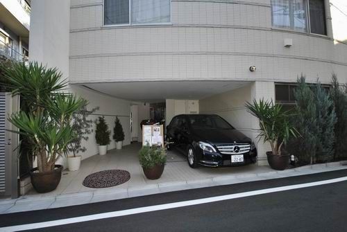 エントランス　駐車場