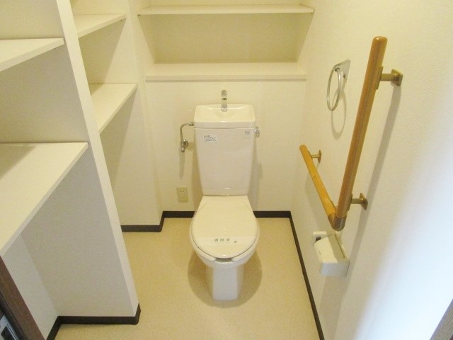 トイレ　※別号室の写真使用中