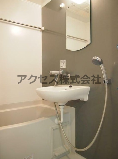 バス・シャワールーム　※同建物別室、参考写真