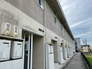 玄関　収納もある玄関です