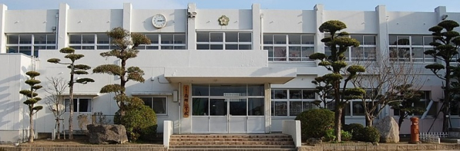 小学校　宗像市立南郷小学校（小学校）まで994m