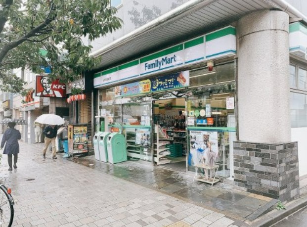 コンビニ　ファミリーマート 桜新町駅前店（コンビニ）まで196m