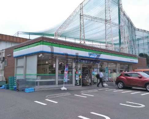 コンビニ　ファミリーマート 横浜片倉一丁目店（コンビニ）まで380m