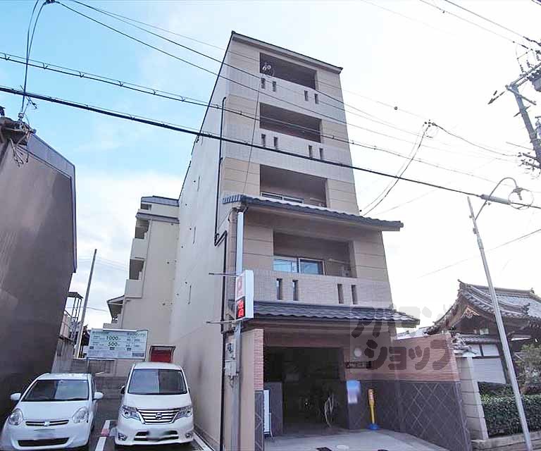 ラルゴ仁王門の外観写真