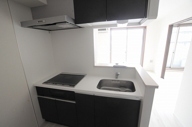 キッチン　※別部屋参考写真です