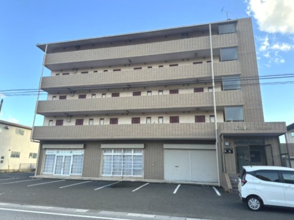 建物外観　落ち着いた雰囲気の外観です