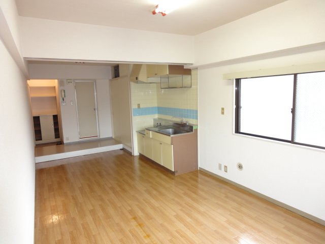 居室・リビング　別号室写真