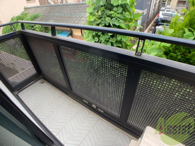 バルコニー　バルコニーがあるので洗濯物は外に干せそうですね～