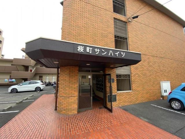 【高松市桜町のマンションのエントランス】