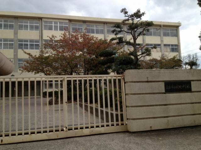 【高松市桜町のマンションの中学校】