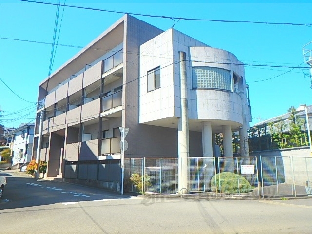 京都市北区大宮南箱ノ井町のマンションの建物外観