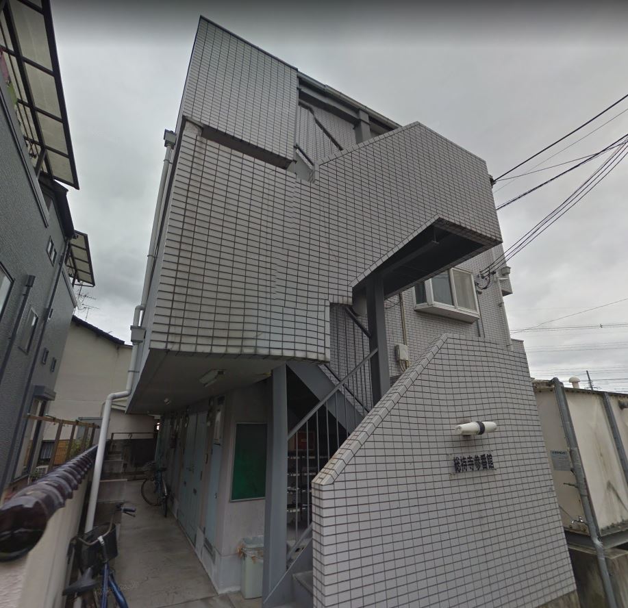 茨木市総持寺のマンションの建物外観