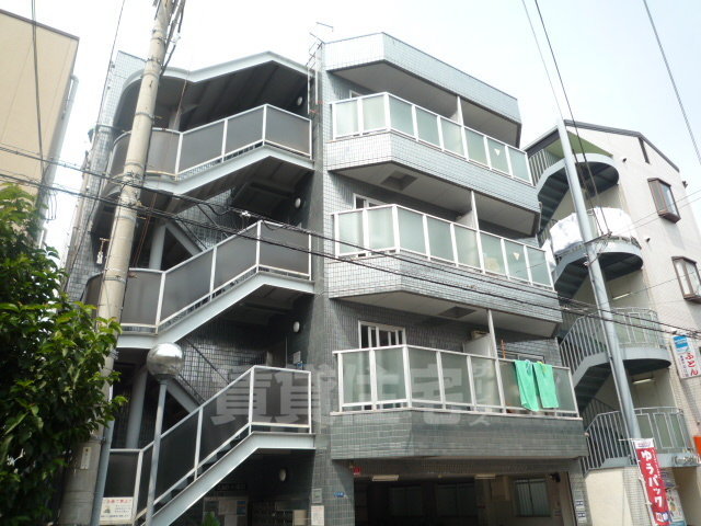 大阪市旭区高殿のマンションの建物外観