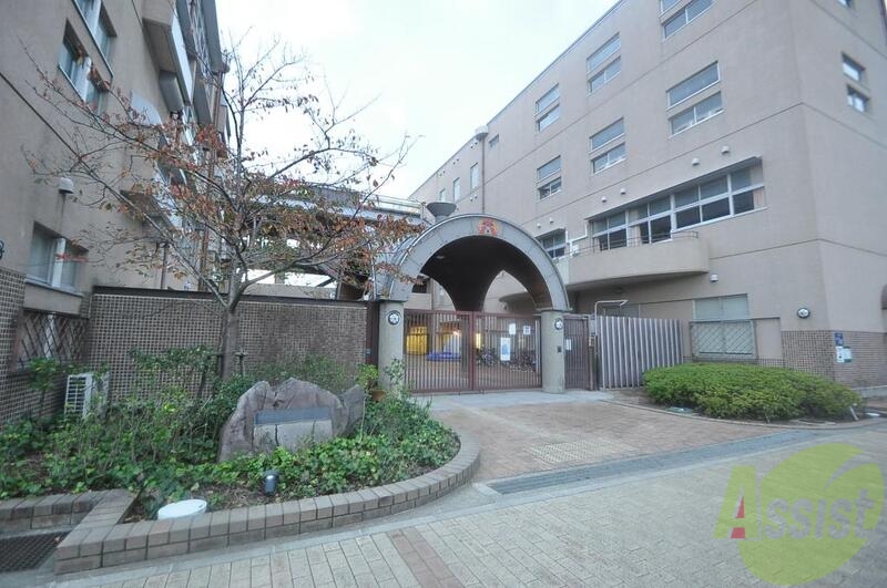 【神戸市長田区浪松町のマンションの小学校】