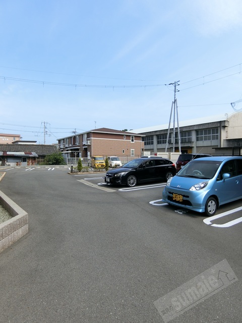 【和歌山市北中島のマンションの駐車場】