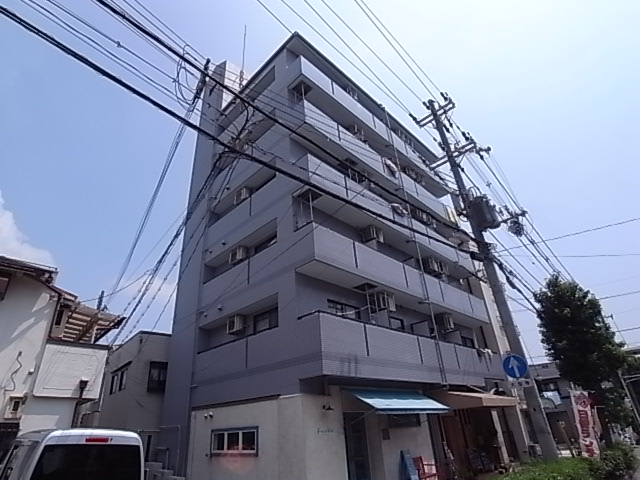 神戸市須磨区月見山本町のマンションの建物外観