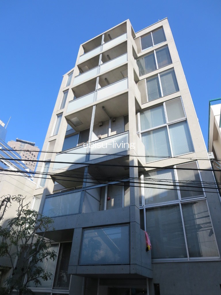 【渋谷区桜丘町のマンションの建物外観】