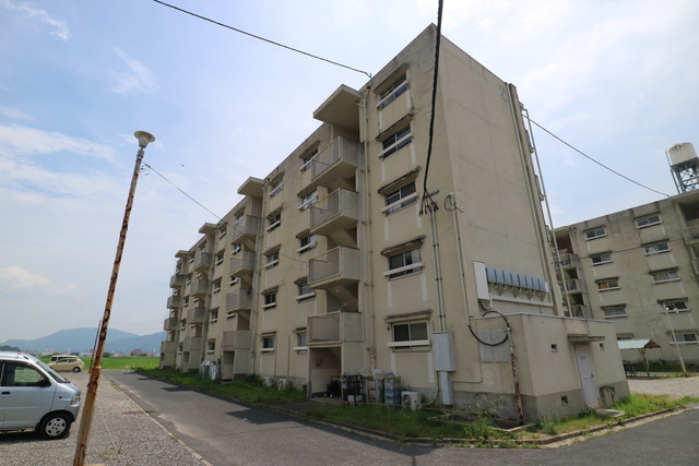 倉敷市真備町有井のマンションの建物外観