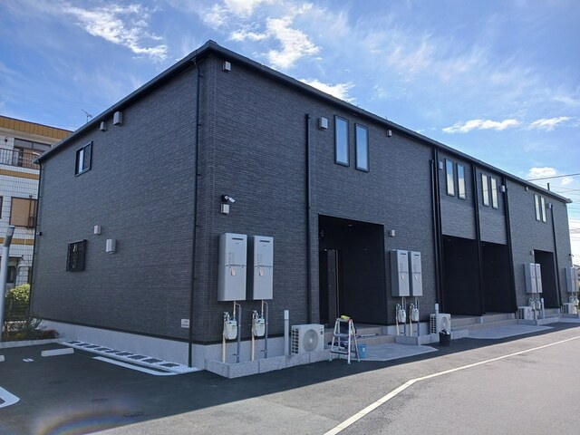 建物外観　築浅アパート