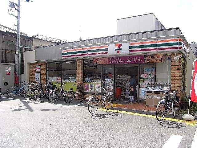 コンビニ　セブンイレブン（コンビニ）まで206m
