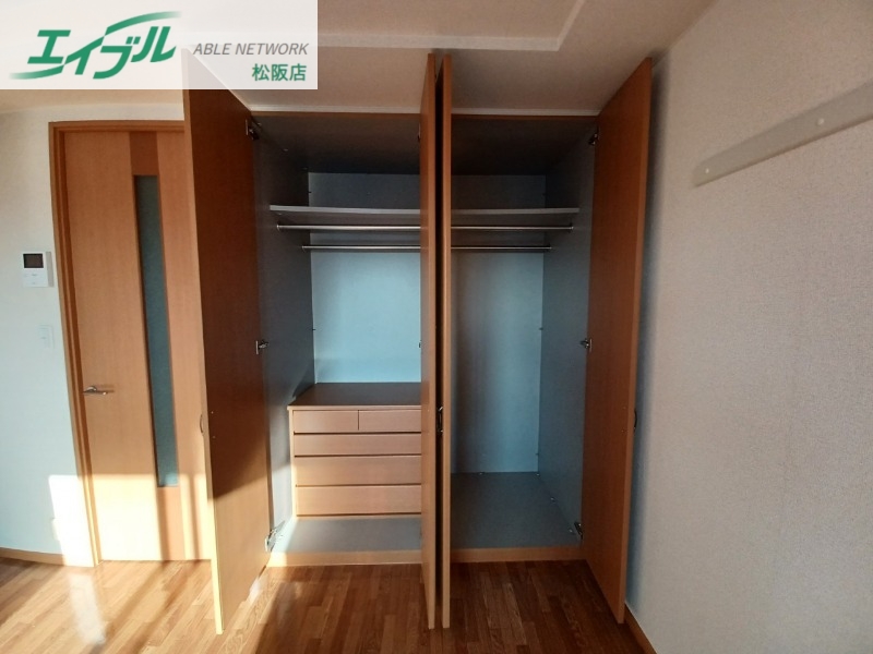 収納　同物件別部屋写真