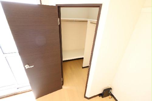 収納　ウォーキングクローゼット